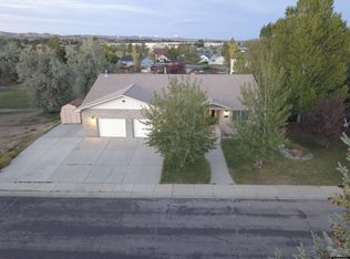 170 Indian Lookout Dr, Lander, WY 82520