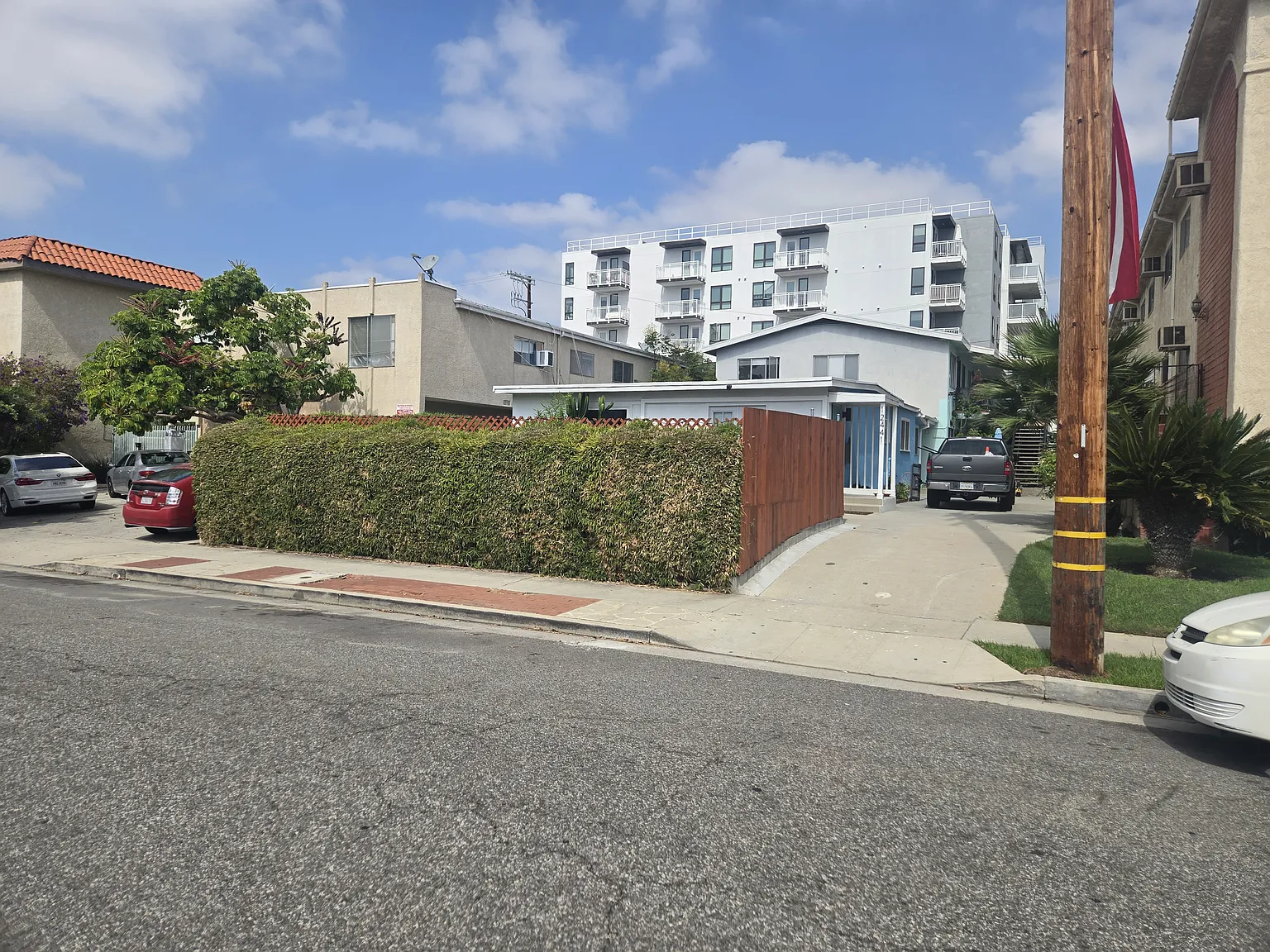 2 bed, 1.5 bath, 1100 sqft, $4,950 — Photo 1