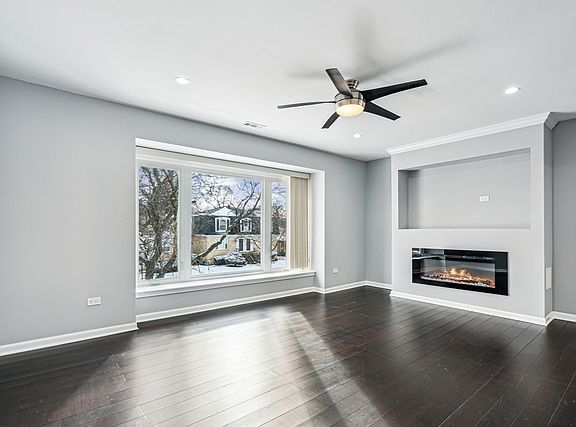 5th image of 10406 Waterford Dr #2