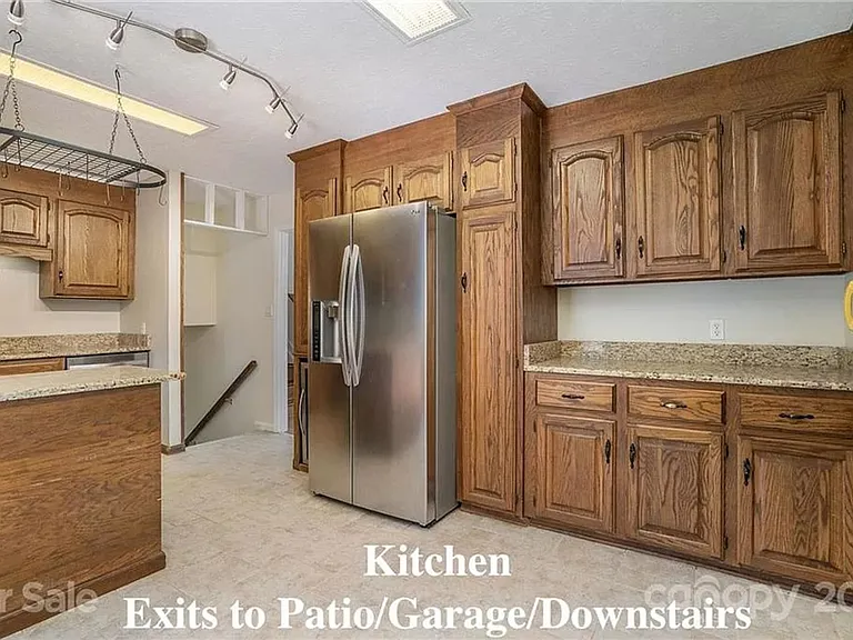 3111 Mocking Bird Ln — Photo 9
