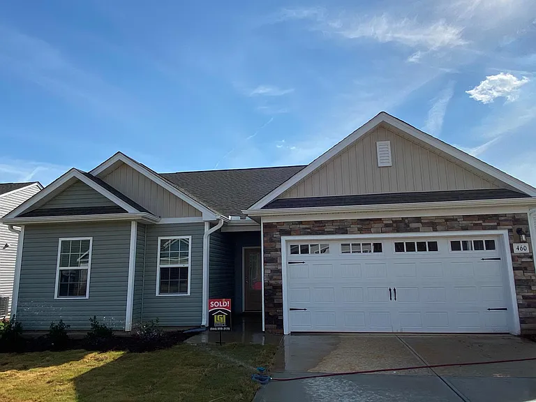 460 Legacy Dr — Photo 3