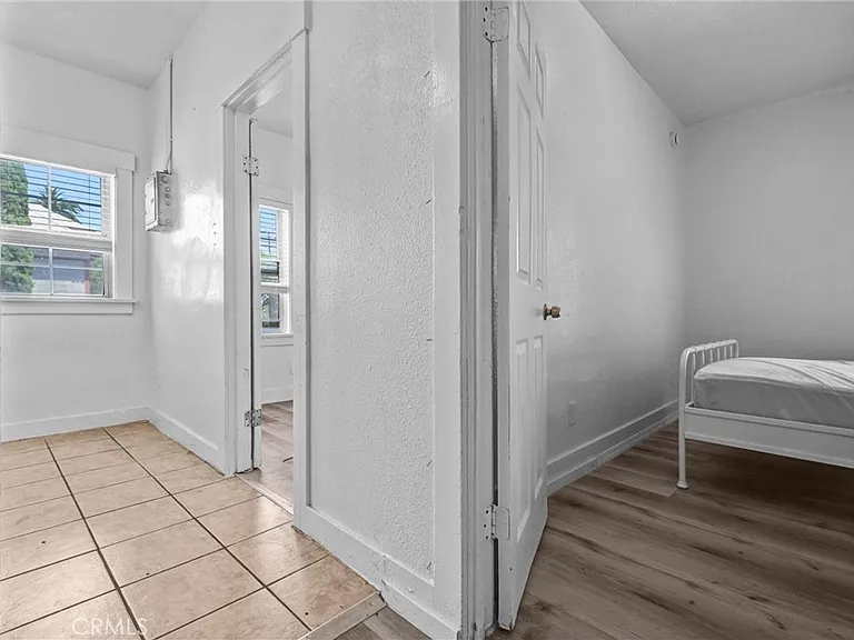 166 E 36th Pl — Photo 15