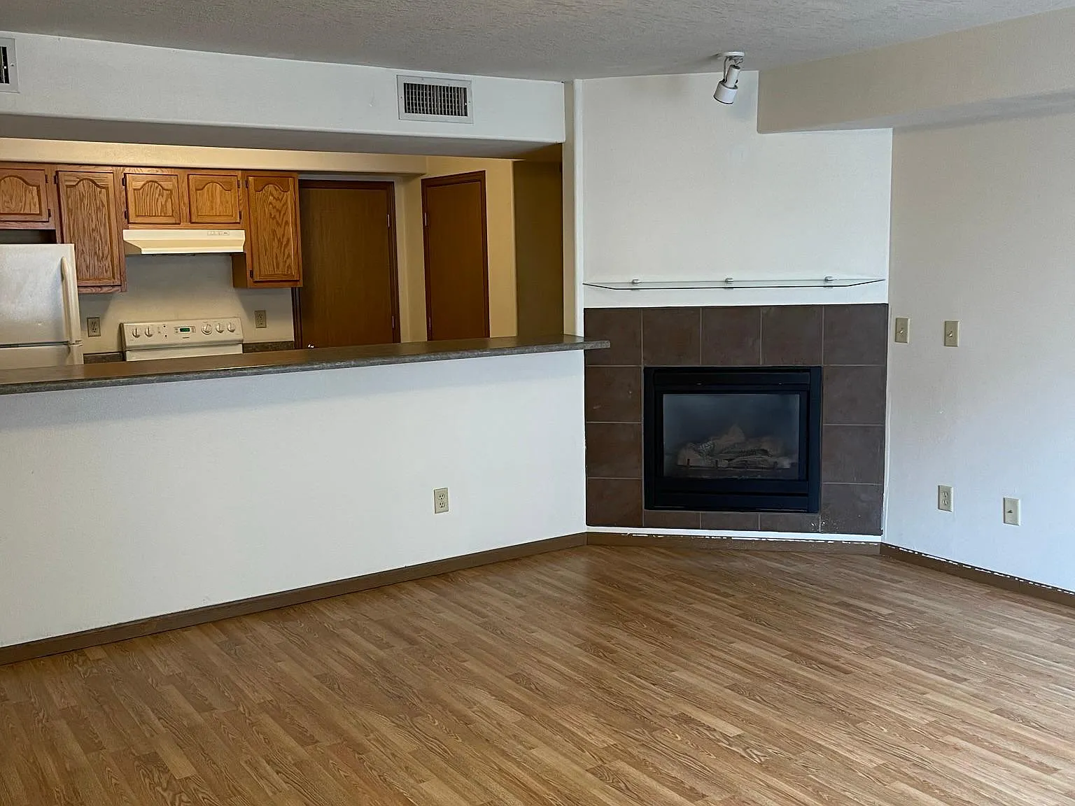 4 bed, 2.5 bath, 1968 sqft, $2,724 — Photo 4