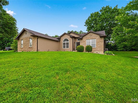 2nd image of 129 Fleur De Lis Dr