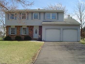 1st image of 121 Aspen Dr