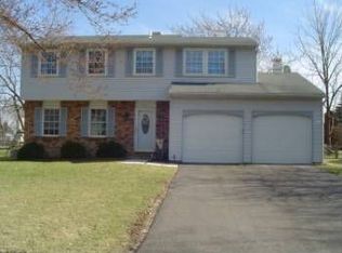 121 Aspen Dr, Perrysburg, OH 43551