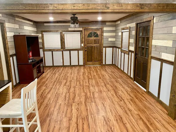 385 Laurel Ln, Camilla, GA 31730