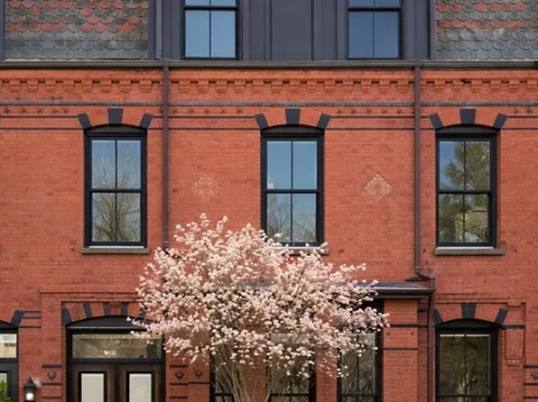 57 Monmouth St, Brookline, MA 02446