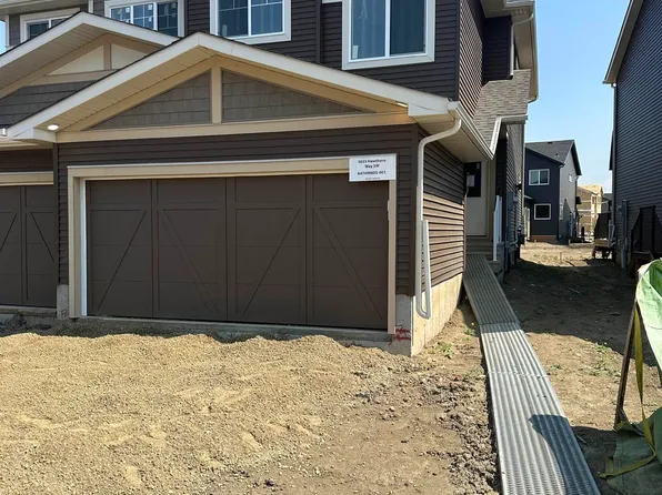 5635 Hawthorn Way SW, Edmonton, AB T6X 3C1
