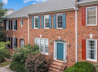 408 Copperline Dr, Chapel Hill, NC 27516