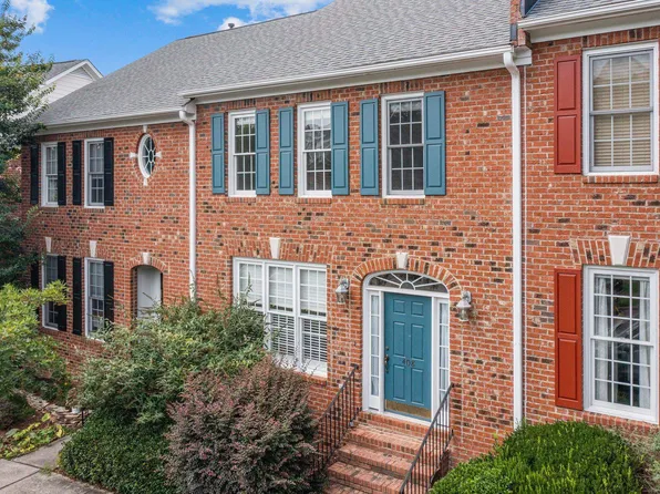 408 Copperline Dr, Chapel Hill, NC 27516