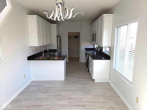 5th image of 2249 Grand Fir Dr