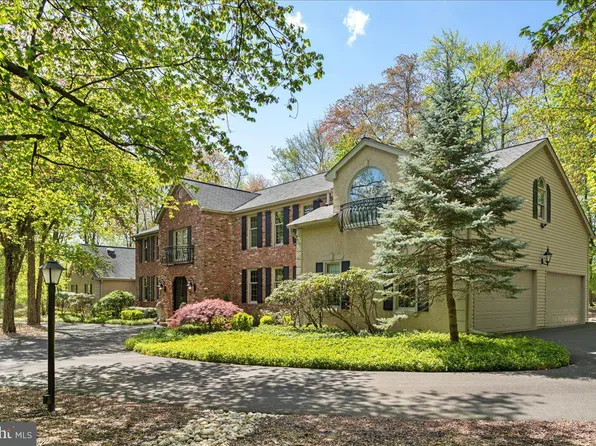 1980 Guinea Ln, Jamison, PA 18929