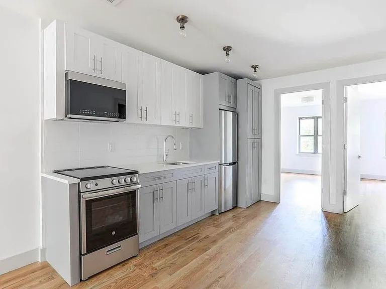 571 Gates Ave #1B — Photo 3