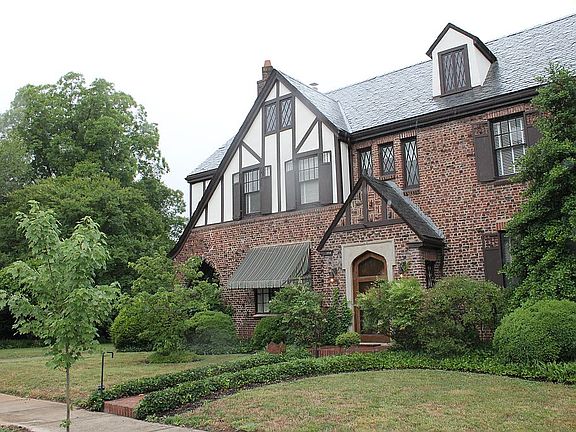 3rd image of 111 Lady Astor St