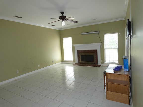 5th image of 114 Fair Oaks Ct