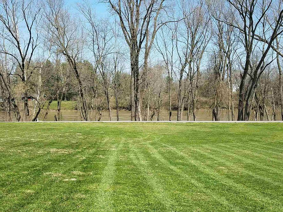 2nd image of 2089 W River Rd