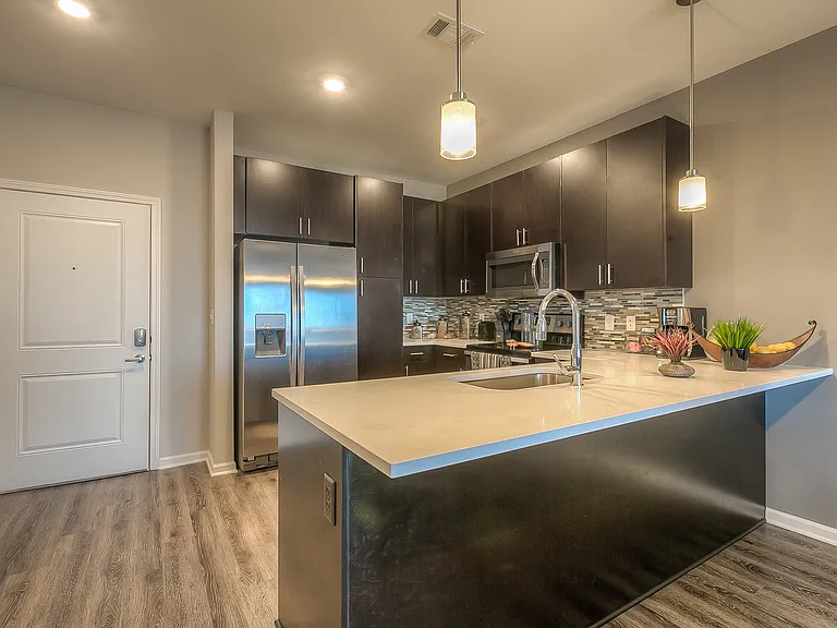EdgeWater at City Center — Photo 26