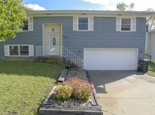 5308 Norse Dr, Cedar Falls, IA 50613