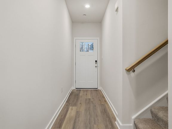 4th image of 140 Scotland Ln