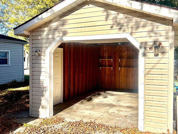 large one car garage
