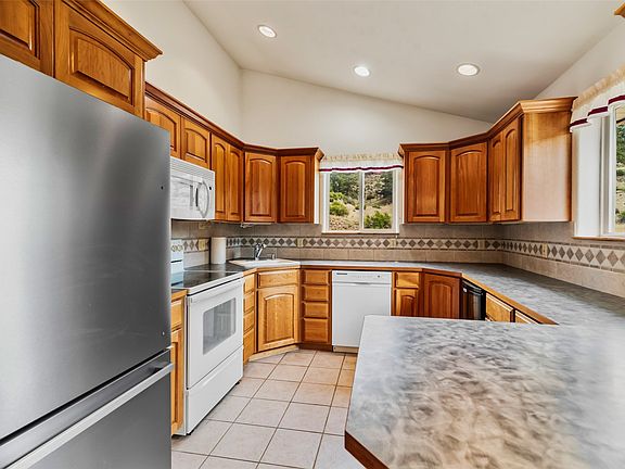 3rd image of 122 W Cline Drive