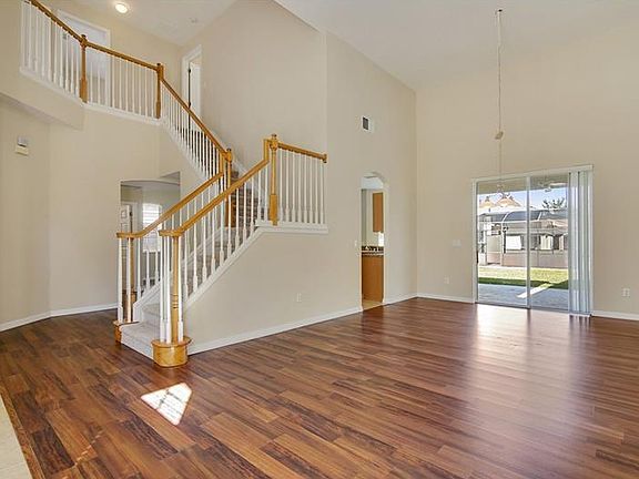 5th image of 12909 Entrada Dr