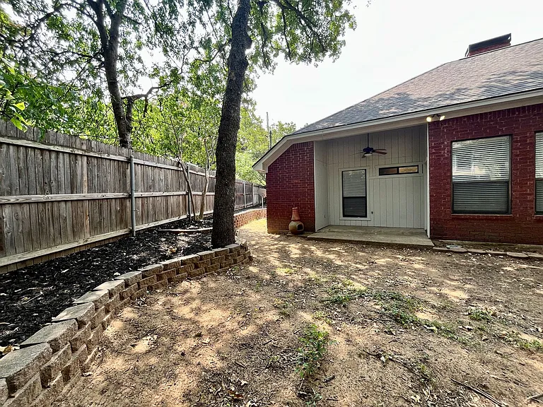 6105 Paradise Dr — Photo 26