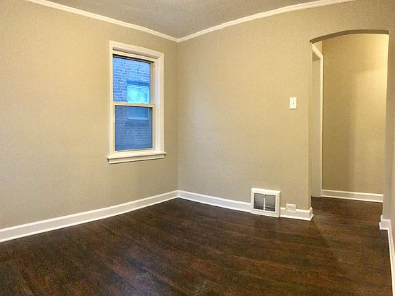3rd image of 10157 S Crandon Ave