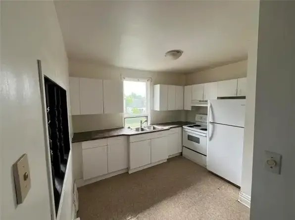 371 Saint Johns Ave #1A, Winnipeg, MB R2W 1H5