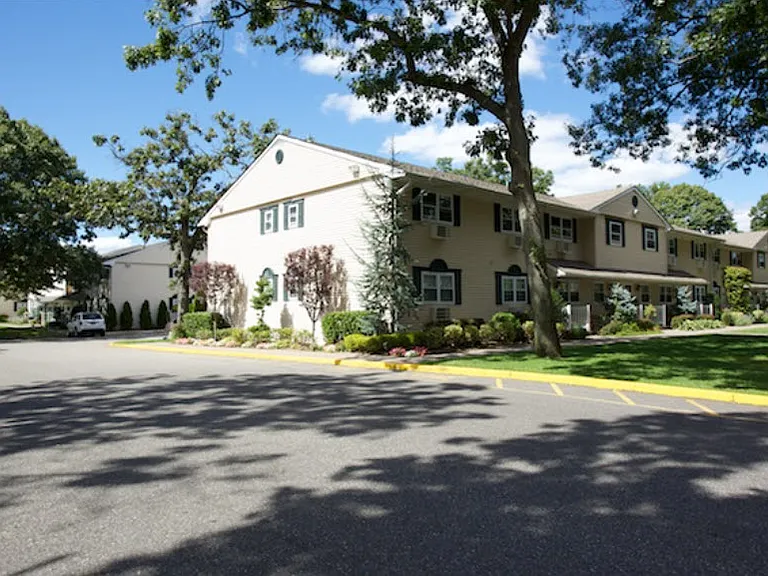 Fairfield Country Club Gardens — Photo 2