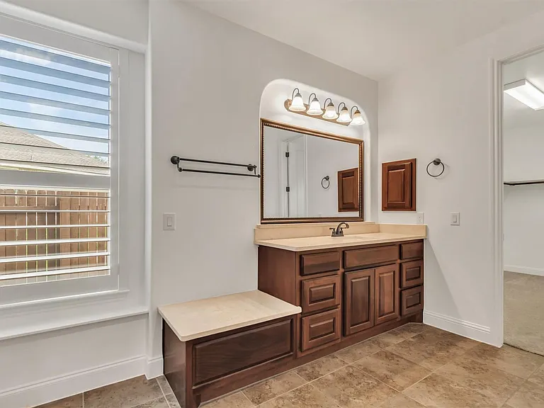 142 Goodwater Ct — Photo 31