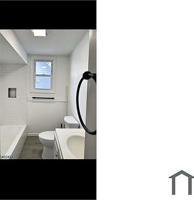 5th image of 144 W 2nd Ave #2B