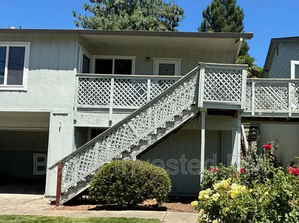 304 Cooper Ln APT D, Ukiah, CA 95482
