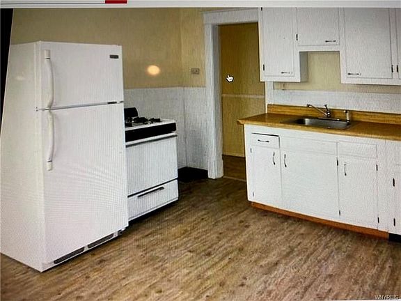 4th image of 4180 Bailey Ave