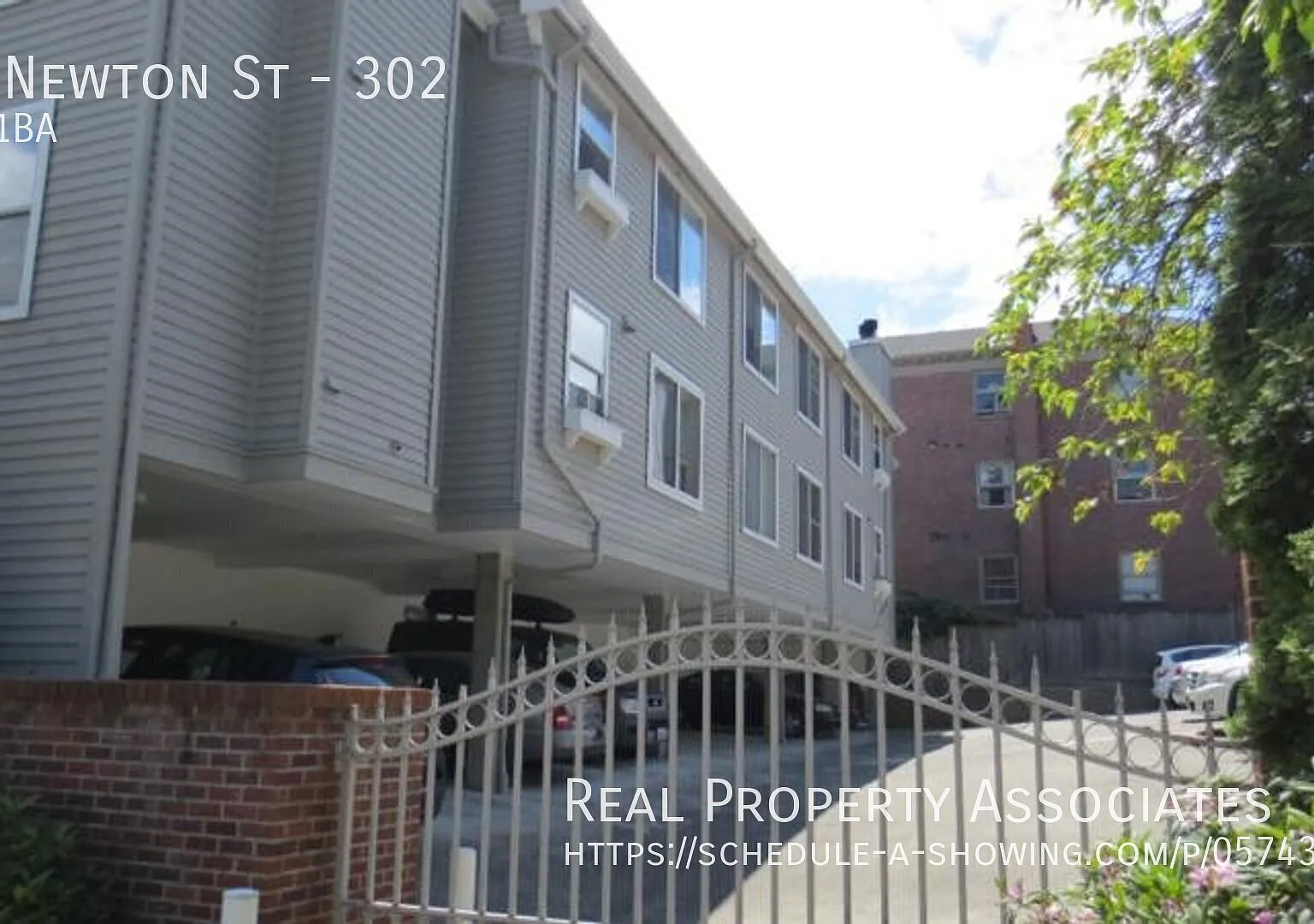 Condo on Queen Anne — Photo 3