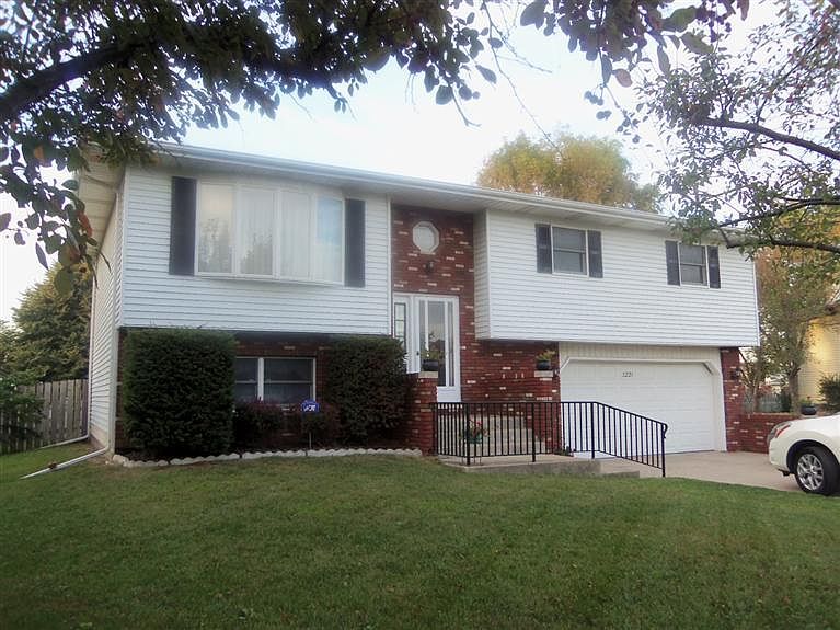 2nd image of 3221 Atlanta Ct