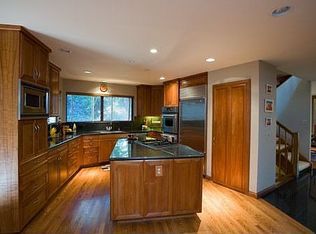 905 Espinosa Rd, Woodside, CA 94062