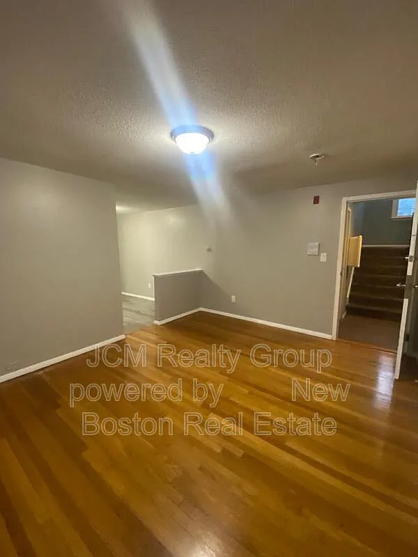 1 bed, 1.0 bath, 750 sqft, $2,000 — Photo 3