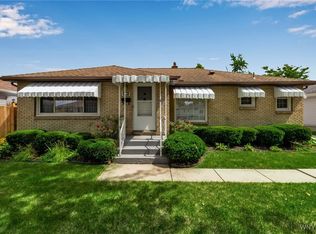 11 Santin Dr, Cheektowaga, NY