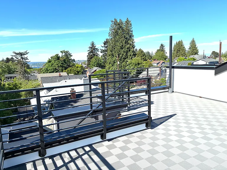 2925 39th Ave SW — Photo 15