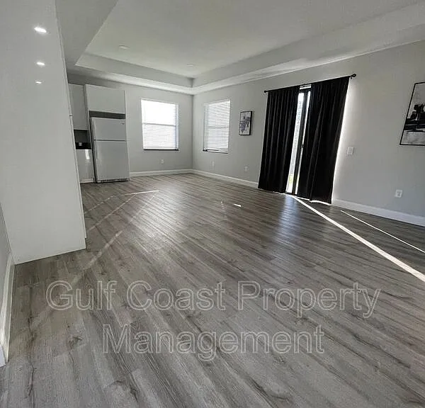 1924 Marlay Ave — Photo 4