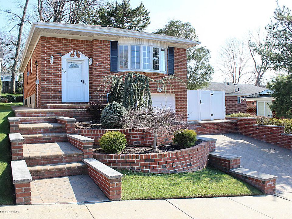 1st image of 222 Benedict Ave