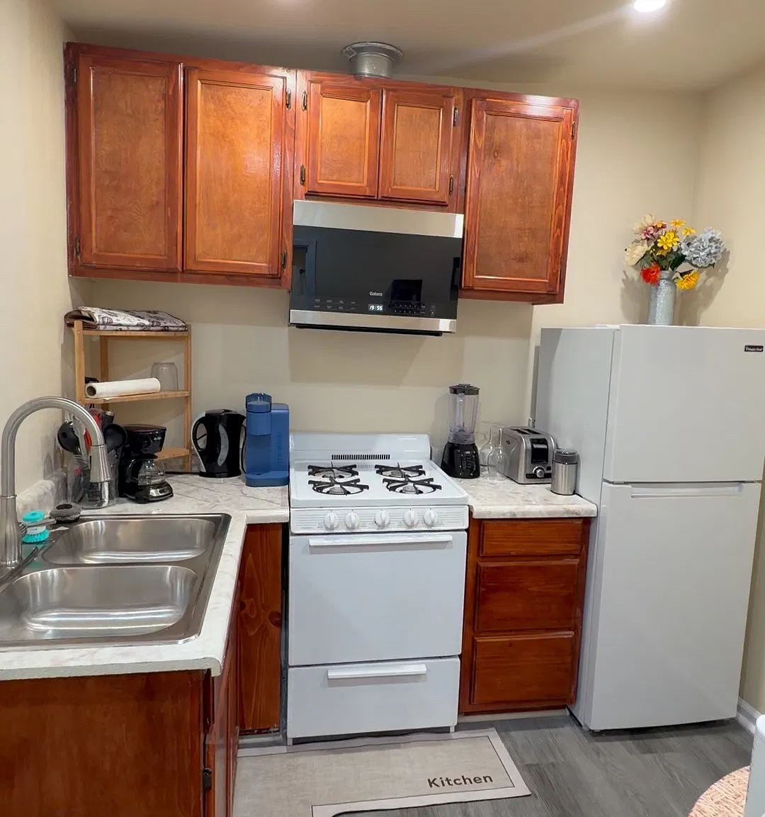 Hyperion Ave, Los Angeles — Photo 2