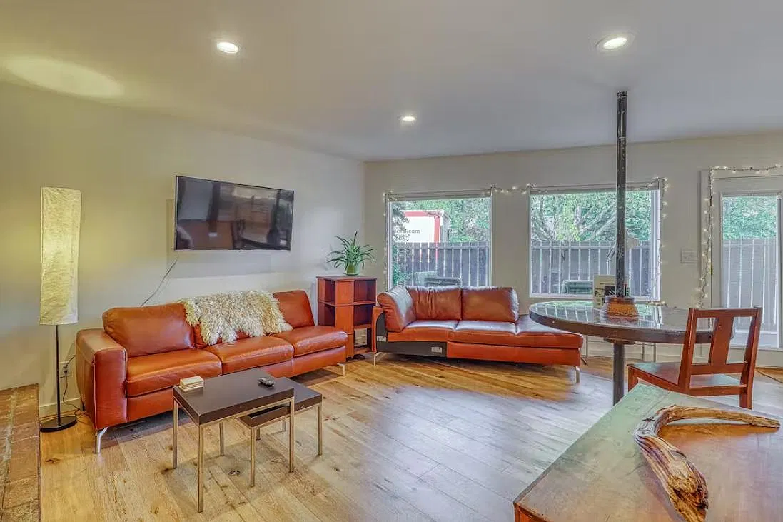Studio, 750 sqft, $2,200 — Photo 4