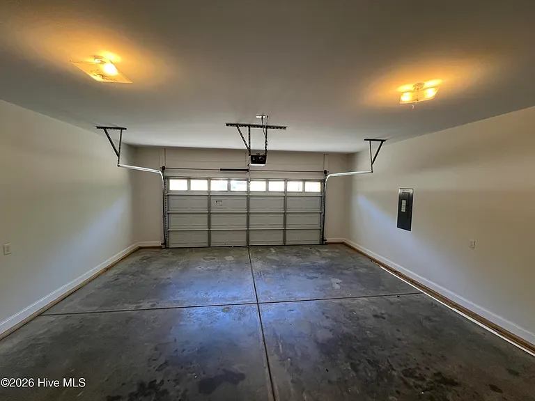 315 Adams Cir — Photo 35