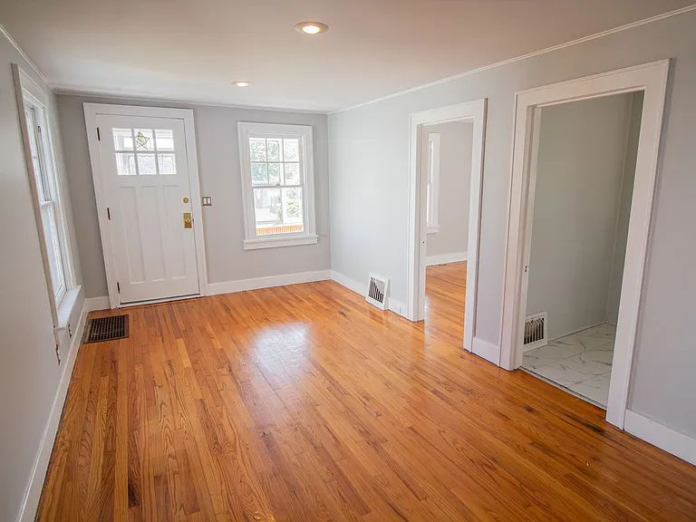 9 Spring Ave — Photo 4