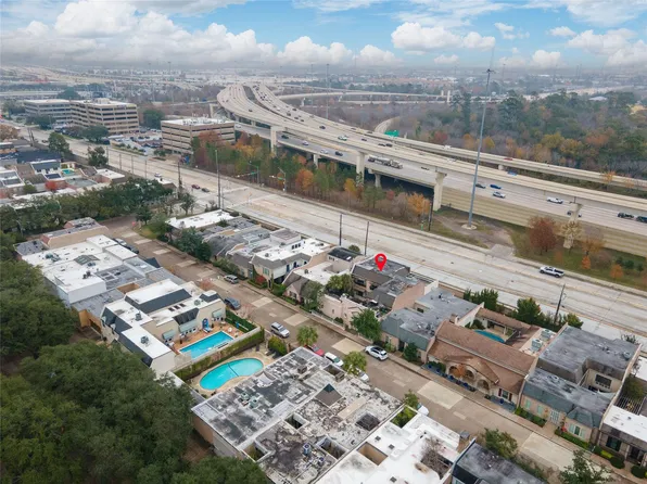 526 Bolton Pl, Houston, TX 77024