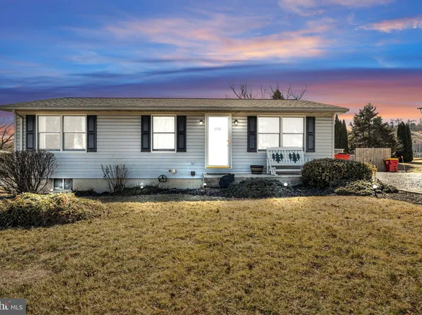 8788 Oxford Cir, Waynesboro, PA 17268