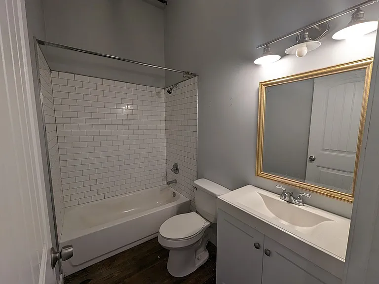 286 E Main St #B — Photo 4